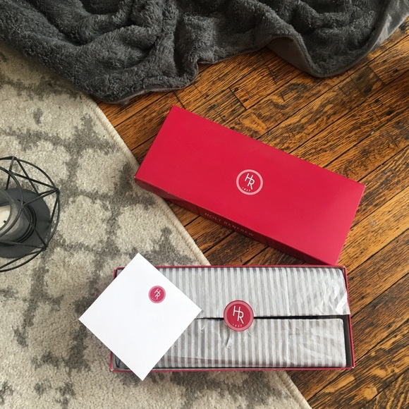 BNIB DiDi // Holt Renfrew — Handmade Italian Scarf - Picture 3 of 3